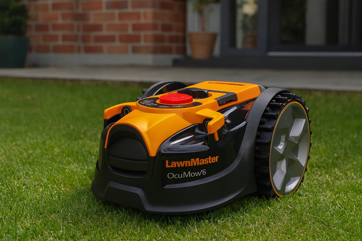 LawnMaster OcuMow 16 — Connectivité et Application : Une gestion simplifiée ?